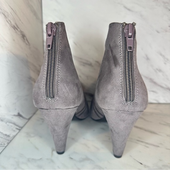 NWOT Suede Ankle Booties - Zip Closure - Grey - Size 8.5 - Picture 5 of 8